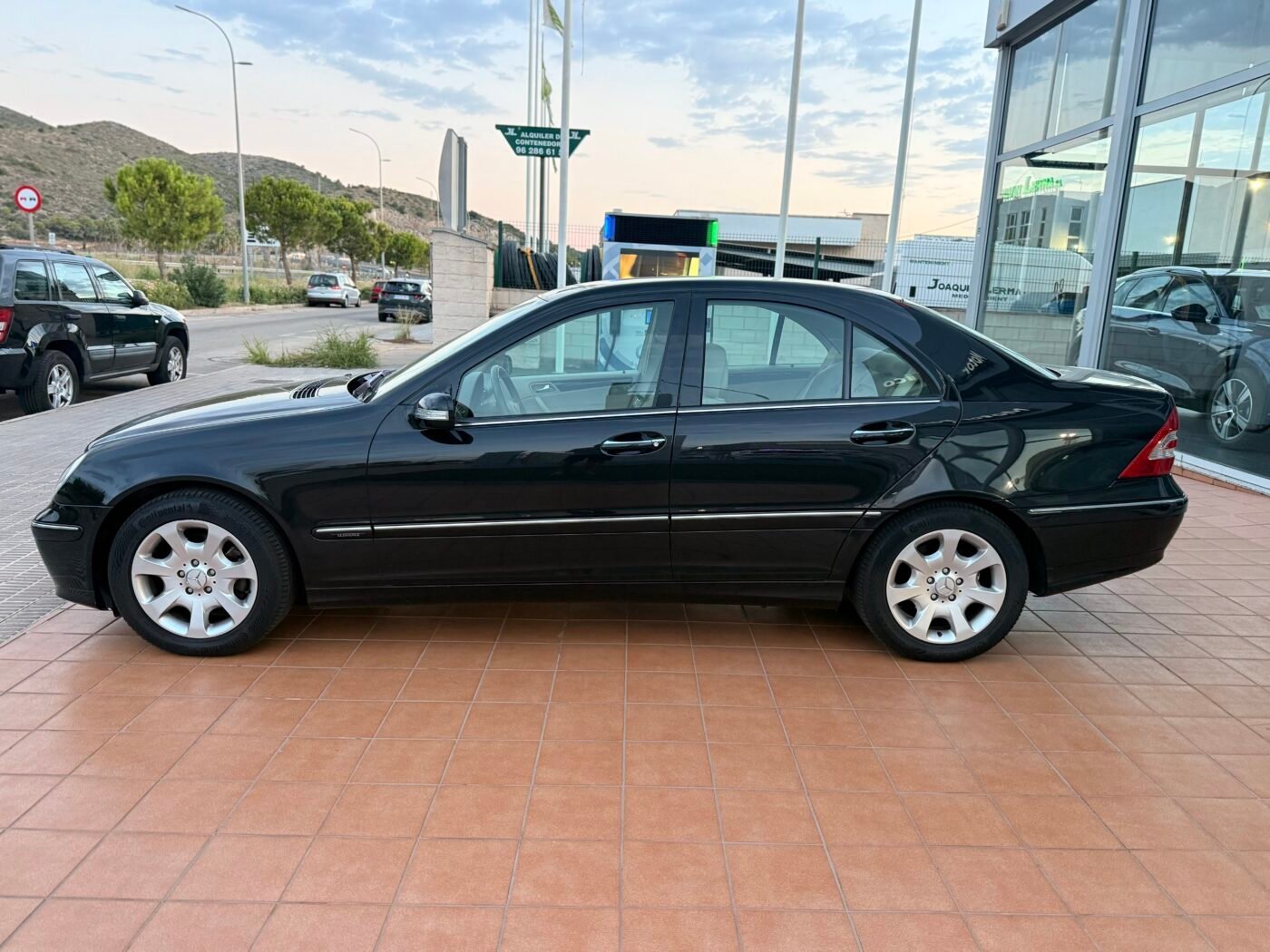 MERCEDES-BENZ C180, fotografía 6
